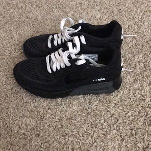 Womans Air Max 90 Ultra Breathe size 6.0